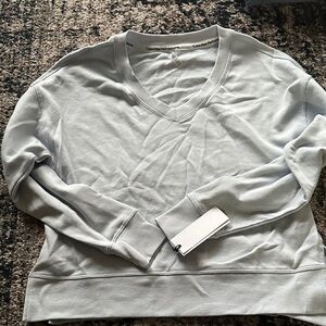 CALVIN KLEIN VNeck Sweatshirt Crop